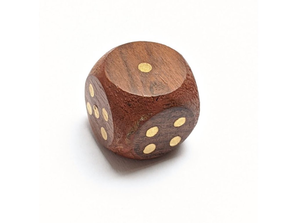 Hrací kostky dřevěné v dřevěné truhle 6 x 6 x 6 cm