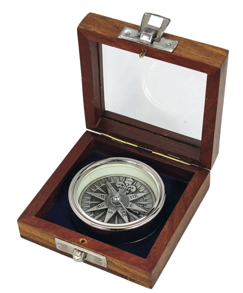 SEA CLUB Kompas stříbrný antik 3D s větrnou ružicí v dřevěné krabičce 1145B
