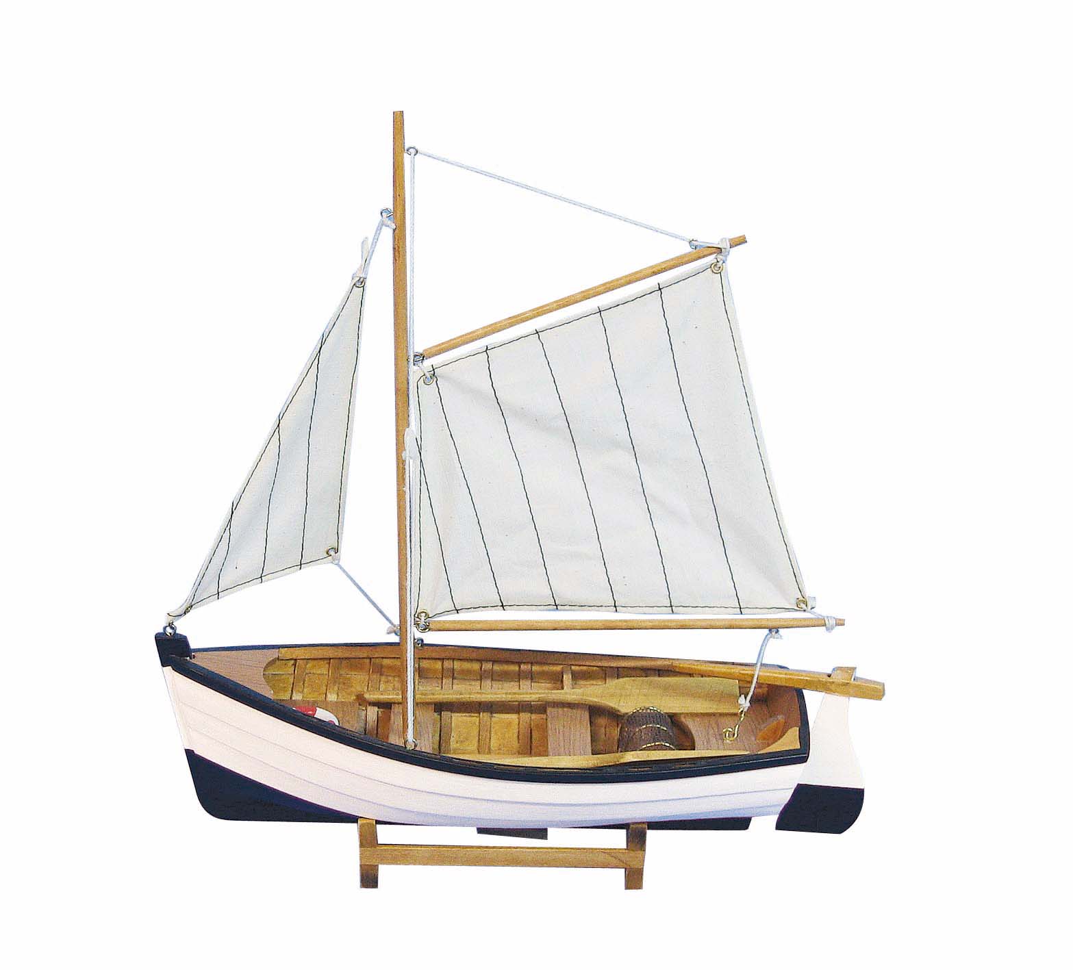 SEA CLUB Model malého rybářského člunu s pruhovanými plachtami 32 cm 5141