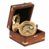 Mosazný kompas Brunton průměr v dřevěné krabičce Ø 7,5 cm 8221