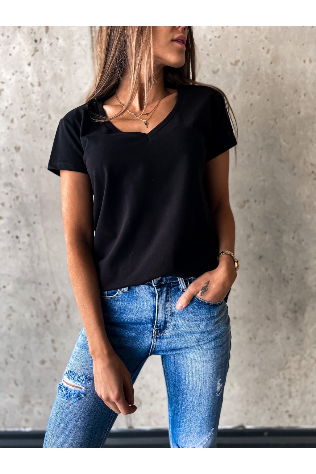 Dámské tričko Basic V Neck Black | Eshopat.cz