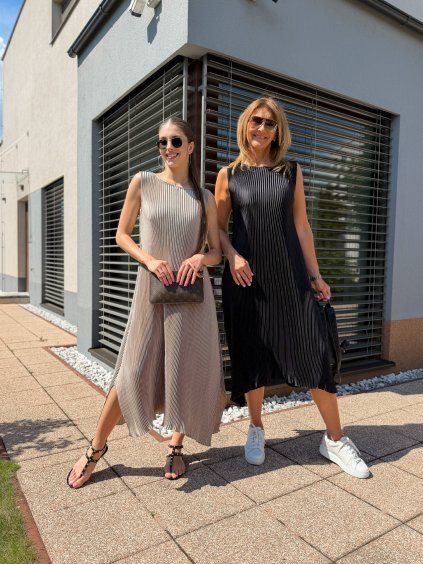 Dámské dlouhé plísované šaty Tris Black