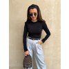 prilehavy-top-s-ramennimi-vycpavkami-black-eshopat-cz-2