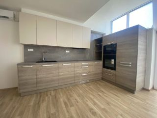 🏙️✨ Hledáte pohodlné nové a pěkné bydlení v lokalitě obklopené přírodou? ☀️🌳 Krásný, nově vybudovaný slunečný, světlý a...