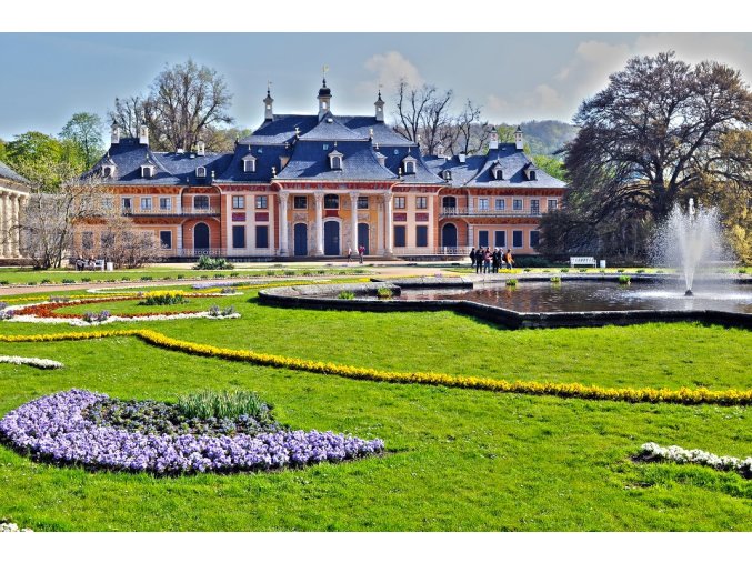 schloss pillnitz frühling
