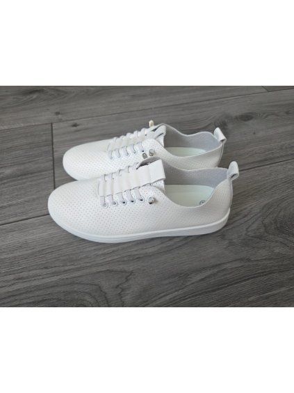 Moderní tenisky kožené 39 - 43