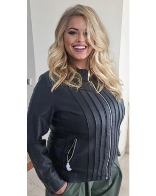 Luxusní bunda v imitaci kůže, už jen pár kusů skladem, tak rychle, než bude pryč🙈😍 odkaz pro více info zde :...