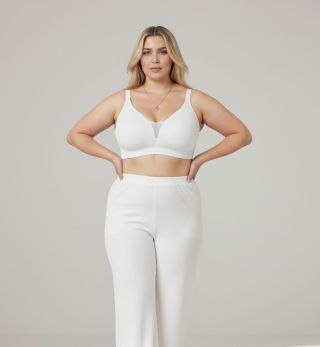 Novinka, kterou si zamiluješ na první obléknutí ✨ Bezešvá podprsenka Karol – maximální pohodlí, žádné otlaky 🤍 Dostupná ve...