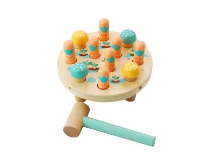 drevena zatloukacka mrkvove pole