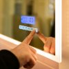 LED zrcadlo SMART 100x65 cm, bluetooth, hodiny, datum, teplota, reproduktor, funkce proti zamlžování  DOPRAVA ZDARMA