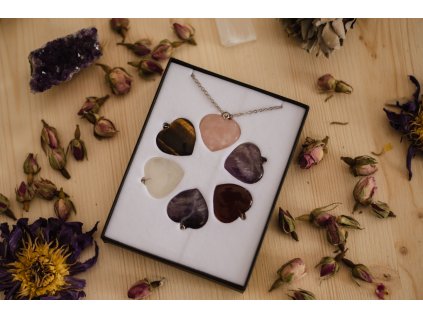 Sada 6 přívěšků srdce s řetízkem