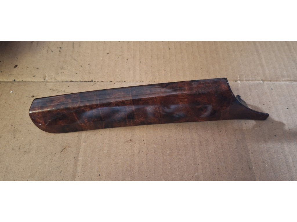 Ozdobná lišta palubní desky Škoda Superb 2 3T1858417A 3T1 858 417 A