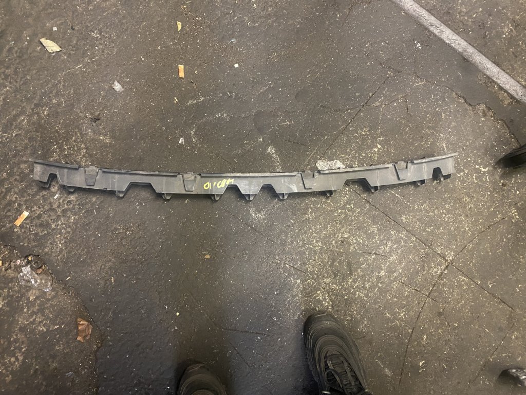 Lišta upevňovací zadniho narazniku Škoda Octavia 2 Combi 1Z9 807 863 1Z9807863