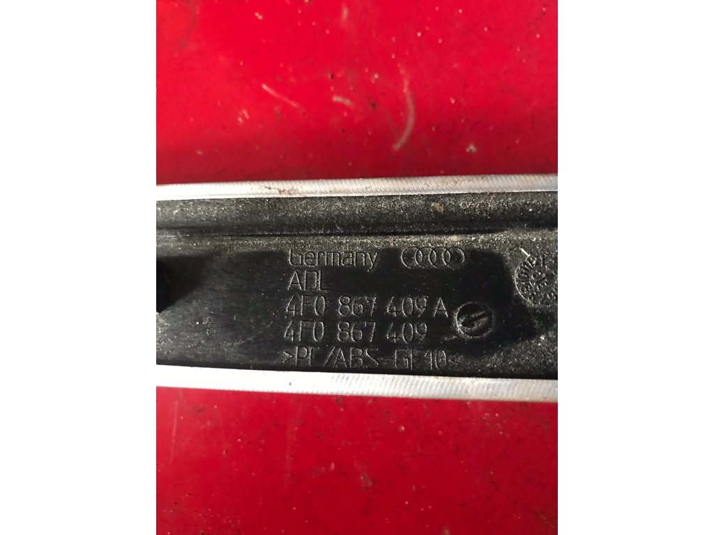 Levá zadní vnitřní lišta dveří Audi A6 C6 4F0 867 409 A 4F0 867 409 Levá zadní vnitřní lišta dveří Audi A6 C6 4F0868409A  4F0867409