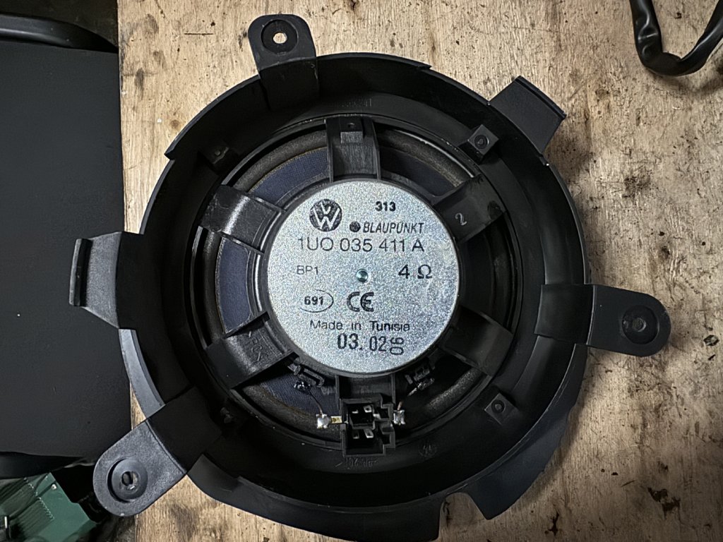 Reproduktor přední Octavia 1 1U0035411 A