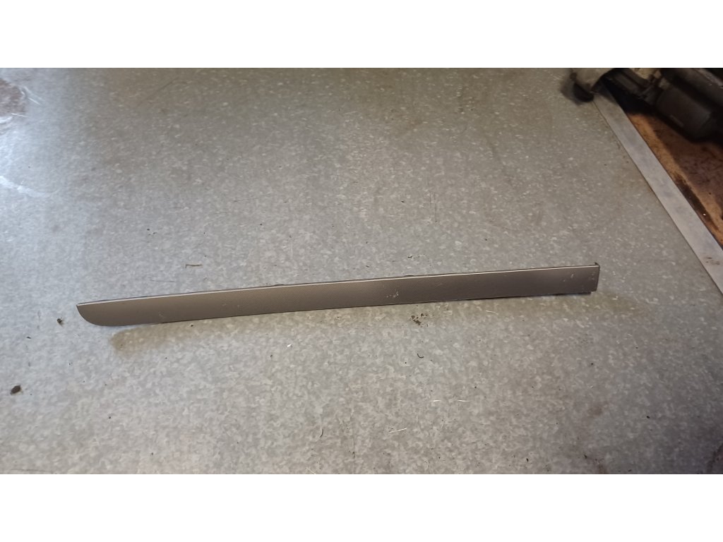 Lišta palubní desky VW touran 1T1 858 415 1T1858415