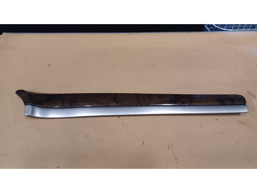 Lišta pravých předních dveří Audi A8 D3 4F0 867 410 4F0867410