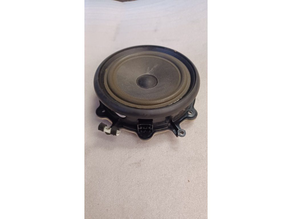 Reproduktor předních dveří Audi A4 B7 8E0035411 8E0 035 411