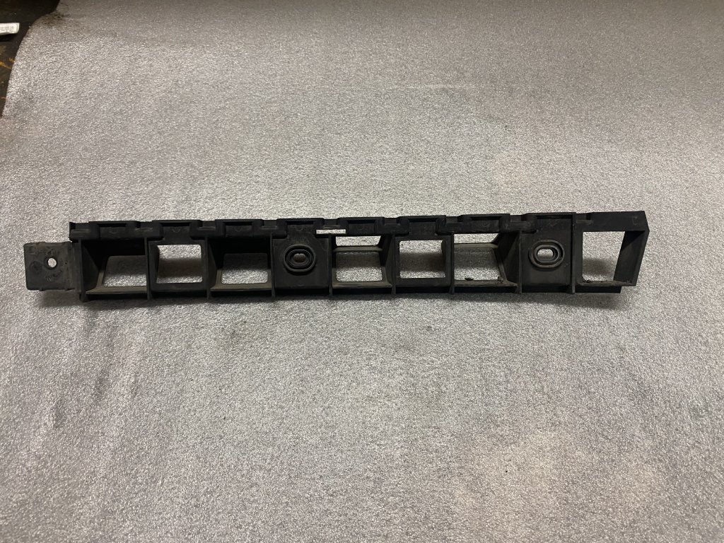 Upevňovací lišta leva Škoda Superb 2 3T5 807 863 3T5807863