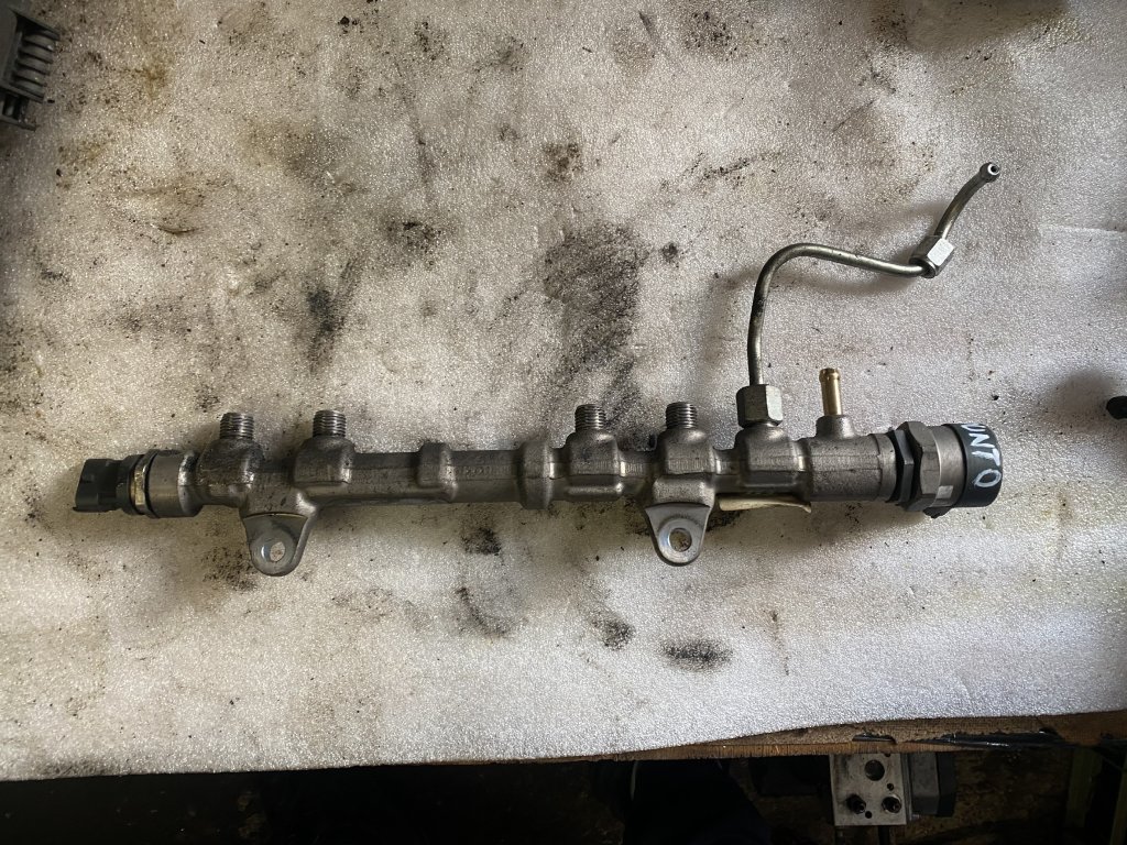 Vstřikovaci lišta Fiat Punto 0 445 214 194 0445214194
