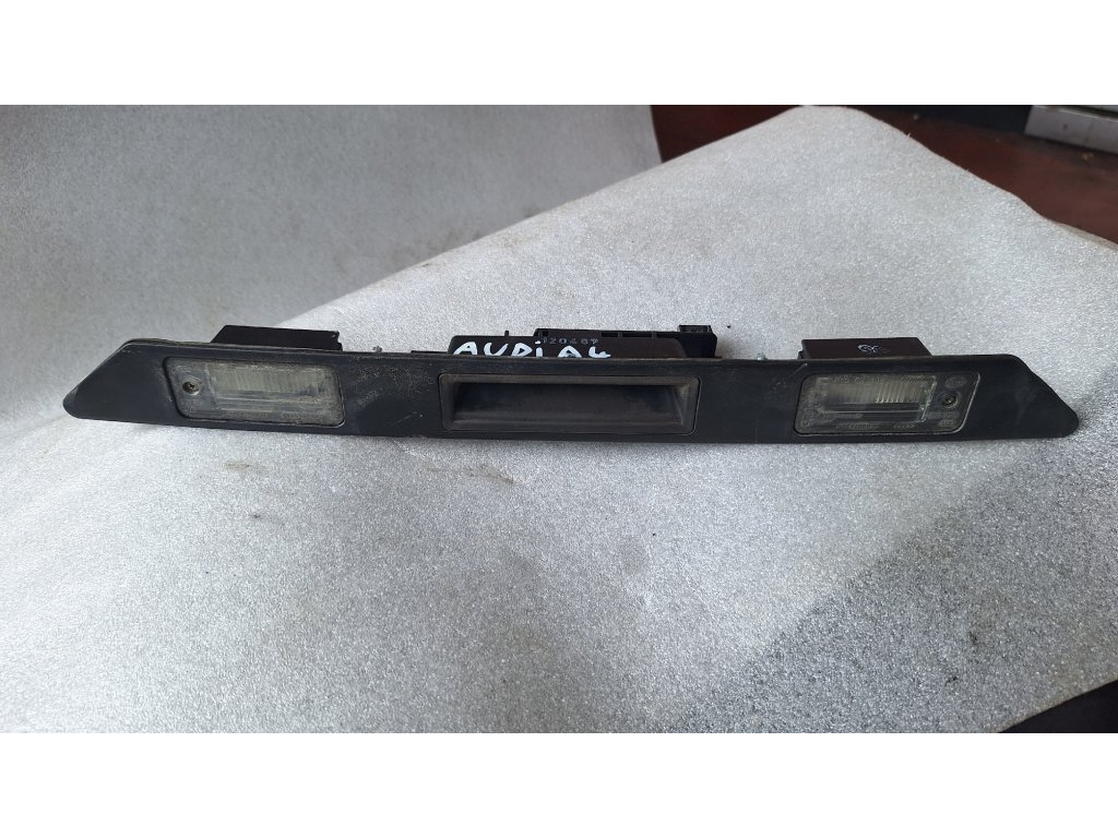 Lišta osvětlení SPZ s mikrospínačem zavazadlového prostoru Audi A3 A4 A6 Q7 8P4827574 8P4 827 574