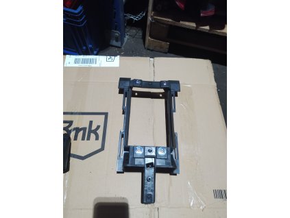 DRŽÁK STŘEDOVÉ KONZOLY AUDI A4 8K0 863 531 A 8K0863531A