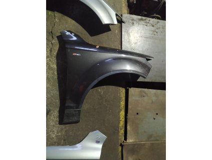 Právy přední blatník Audi Q7