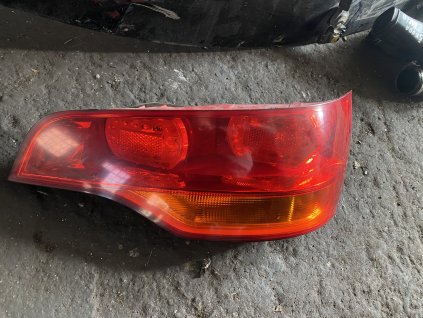 Zadní práve světlo Audi Q7 4L0 945 094 4L0945094