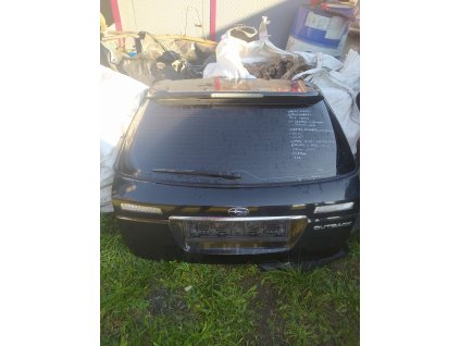 Páté dveře Subaru outback