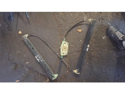 Stahovačka mechanismus stahování okna levý zadní Audi  Q7 4L