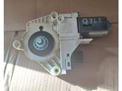 Motorek stahování okna levý zadní Audi Q7 4L0959801B 4L0 959 801 B