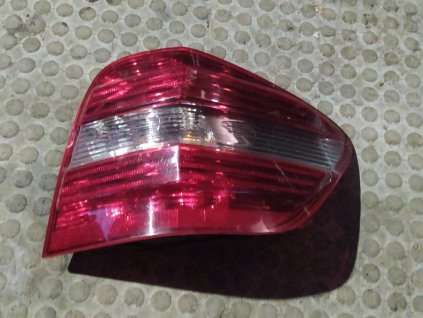 Prave zadní světlo Mercedes ML W164