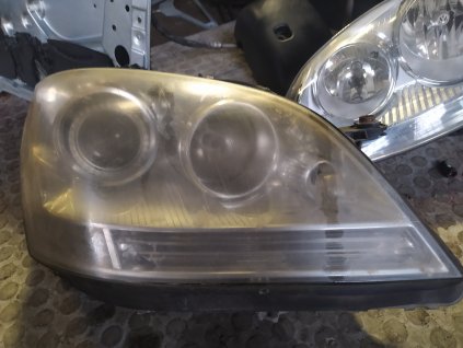 Právě přední světlo xenon Mercedes ML kompletni nastrojeny