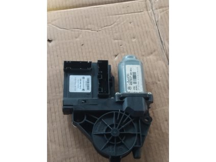 Levý přední motorek stahování oken Octavia 2 1T0 959 701 1T0959701 1K0 959 793 C 1K0959793C