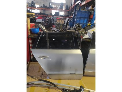 Prave zadní dveře Superb 2 combi