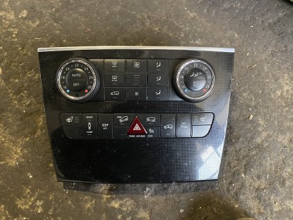 Panel ovládání klimatizace a topení se spínači Mercdes Benz ML