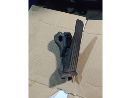 Plynový pedál Superb 2 1K1 723 503 L 1K1723503L