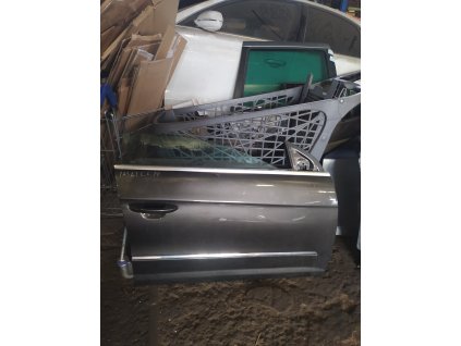 Prave přední dveře Passat cc