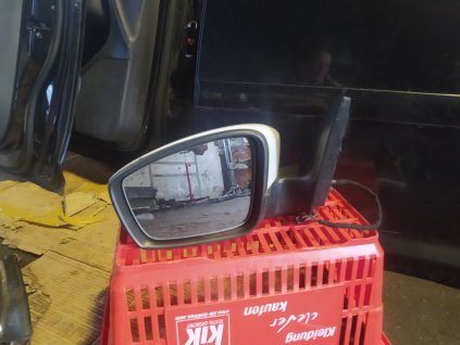 Leve přední zrcátko škoda Rapid