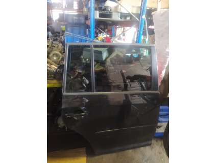 Práve zadní dveře Touran