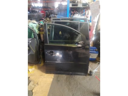 Prave přední dveře VW Touran