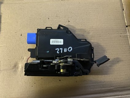 Zámek dveří levý zadní Škoda Octavia 2 7L0 839 015  7L0839015