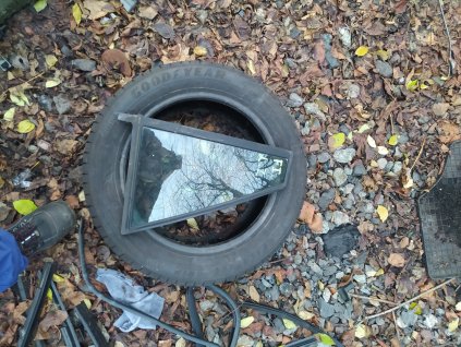 Levé zadní boční sklo fabia 1 combi