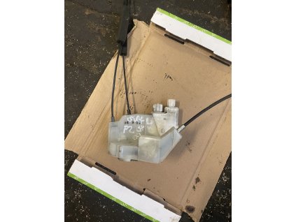 Zámek dveří pravý zadní Subaru Outback