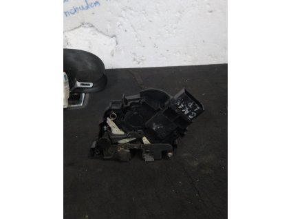 Levý přední zámek centrálu Ford Galaxy 3 6M2A R21813 EC 6M2AR21813EC