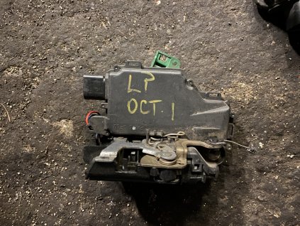 Zámek dveří levý přední Škoda Octavia 1