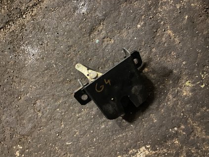 Zámek pátých dveří VW Golf IV 1J6 827 505 B 1J6827505B