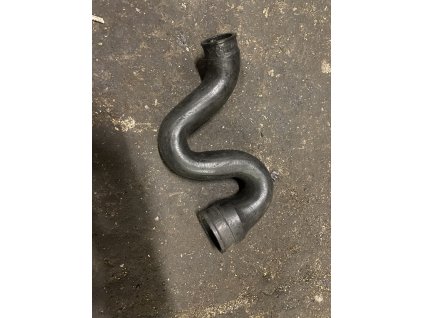 Sací hadice Audi A4 8D0 145 826 L 8D0145826L