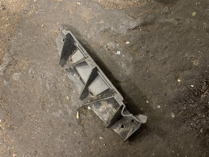 Držák právý zadního nárazníku Škoda Octavia 2 Combi 1Z9 807 394 1Z9807394