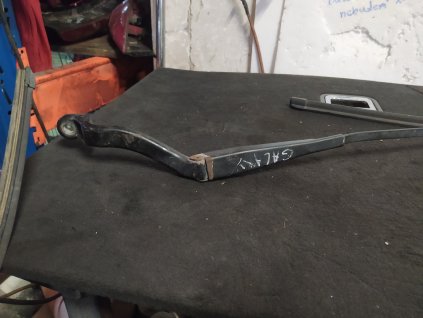 Pravý stěrač Ford Galaxy 6M21 17526 AC 6M2117526AC